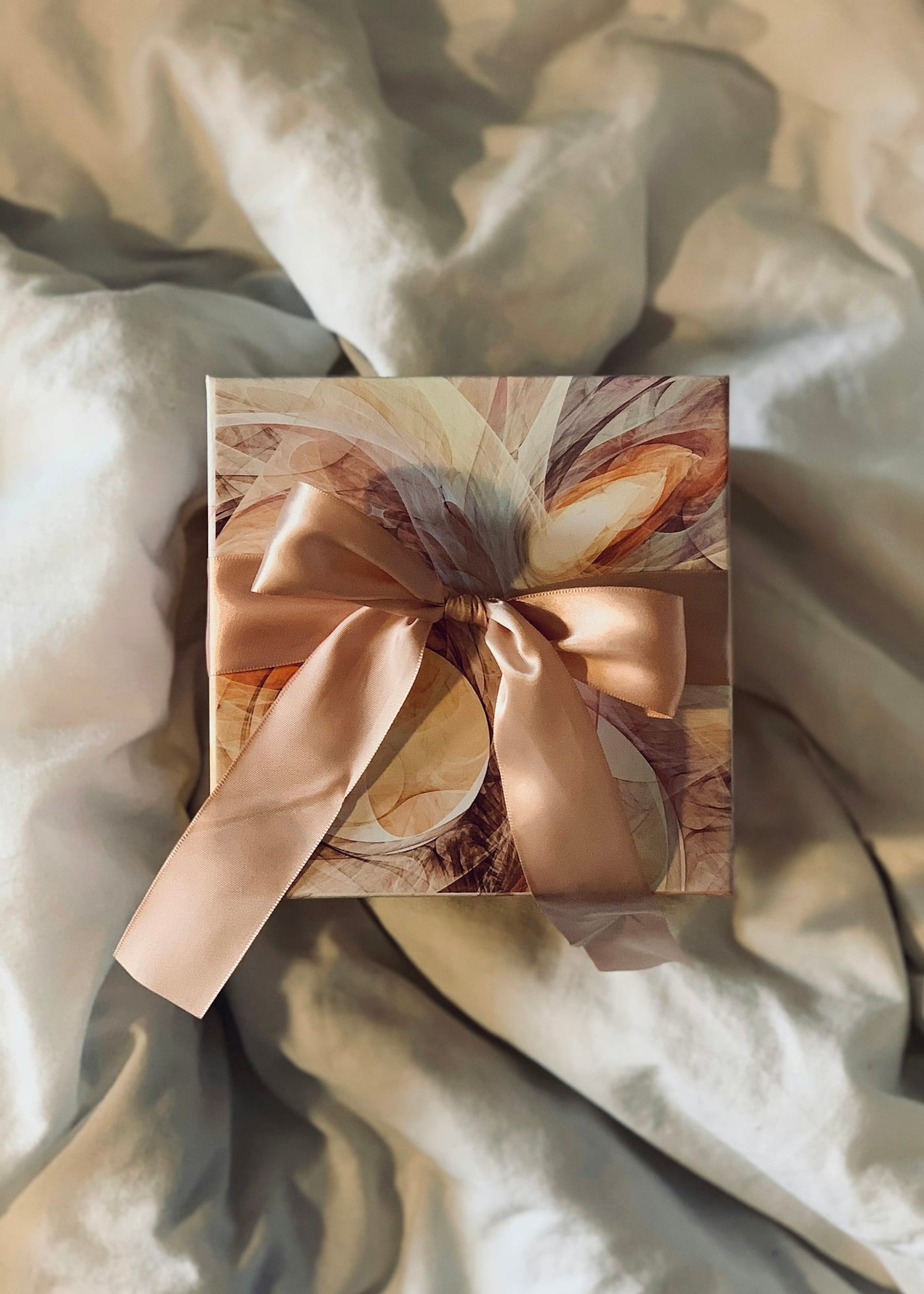 Coffret cadeau, ruban noué